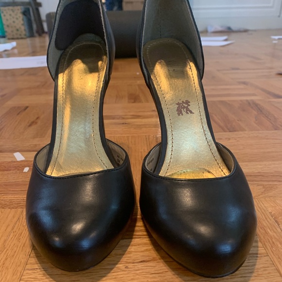 Feminine Black heels - Picture 2 of 4